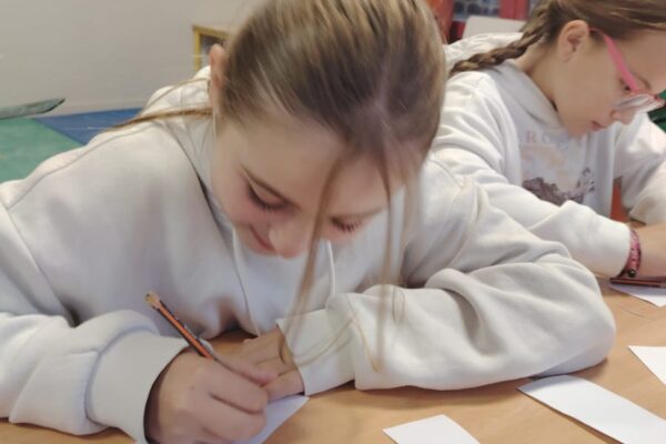 WhatsApp Image 2025-10-20 à 10.19.25_f0518c70 WhatsApp Image 2025-10-20 à 10.19.25_f0518c70