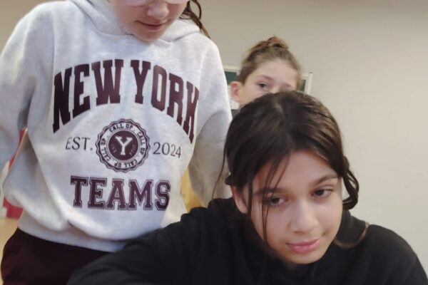 WhatsApp Image 2025-10-20 à 10.32.42_bd67749f WhatsApp Image 2025-10-20 à 10.32.42_bd67749f