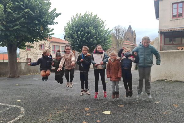 WhatsApp Image 2025-10-27 à 11.38.16_50268b65 WhatsApp Image 2025-10-27 à 11.38.16_50268b65