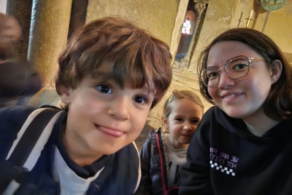 WhatsApp Image 2025-10-28 à 10.37.48_d9f591ff WhatsApp Image 2025-10-28 à 10.37.48_d9f591ff