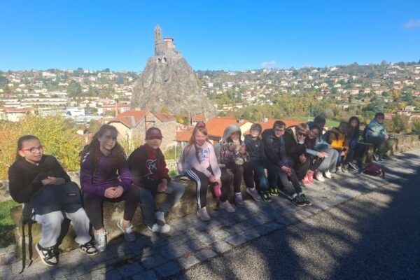 WhatsApp Image 2025-10-28 à 10.41.11_21474620 WhatsApp Image 2025-10-28 à 10.41.11_21474620