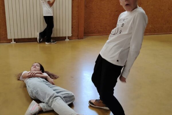 WhatsApp Image 2025-11-26 à 10.56.10_4e91e9d2 WhatsApp Image 2025-11-26 à 10.56.10_4e91e9d2